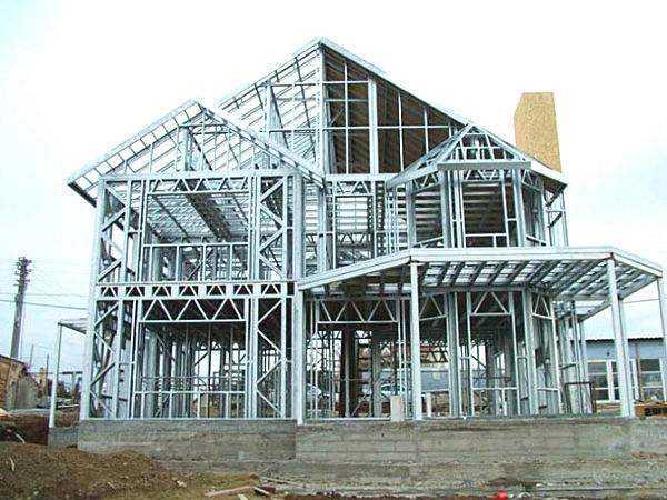 赤峰钢结构建筑的腐蚀问题应该如何预防